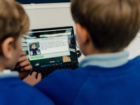 アルピーヌF1とマイクロソフト、教育用『マインクラフト』で若者にSTEM啓発 画像