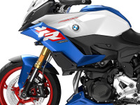 BMWの中型ロングツーリングスポーツ『F 900 XR』が大胆マイチェン、3kgの軽量化を達成 画像