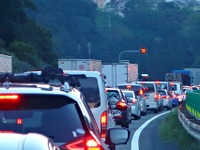 年末年始の渋滞、ピークは下り線12月29日と1月2日、上り線は1月3日［新聞ウォッチ］ 画像