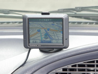 【カーナビガイド '09 評論家インプレ】さらに小さくさらにシンプル、これこそGARMIN…nuvi205 画像
