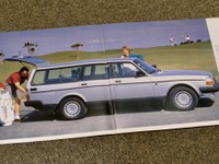 ボルボといえば『240』、「空飛ぶレンガ」は小回りも魅力だった【懐かしのカーカタログ】 画像