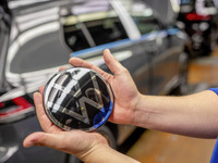 VW、労働組合「IGメタル」との労使交渉を継続…持続可能なコスト削減策を模索 画像