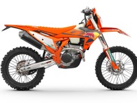 KTM、特別装備の2025年モデル『EXCチャンピオンエディション』シリーズ3機種を発表、153万4000円より 画像