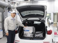 多様化するパワートレインと環境規制に対応、可搬型排ガス計測システム「VERIDRIVE」を堀場製作所が発表 画像