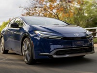 【株価】トヨタが4日続落、2024年世界新車販売首位見込みも円高に勝てず 画像