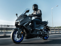 元祖スポーツスクーターが大進化、ヤマハ『TMAX』2025年モデル発売へ　145万2000円から 画像