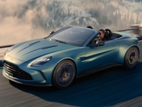 ［15秒でわかる］アストンマーティン『ヴァンテージ・ロードスター』V8サウンドと共に駆け抜ける新たな風 画像