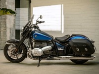 本格ツーリングバイクの魅力増、BMW『R18クラシック』、2025年モデルでフロントが19インチに 画像