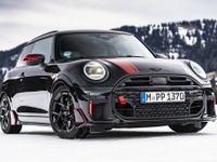 MINI『ジョン・クーパー・ワークス』新型、スポーツ性を強調する新純正アクセサリー発表 画像