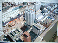 【CEATEC 2002】目の前を完全表現---ナビ地図の精細化は今後も進む? 画像