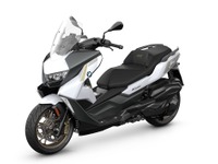 新カラー「白×金」で高級感アップ！ BMW、ミドルスクーターの新型『C 400 GT』日本発売 画像
