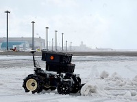 「除雪ドローンV3」始動…新千歳空港で自動除雪の実証実験を実施 画像