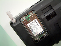 【CEATEC 2002】証拠---通信型カーナビの心臓部はさらに小さくなる 画像