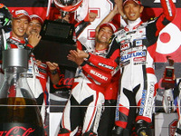 【鈴鹿8耐 09】ヨシムラスズキの酒井/徳留/青木組が優勝 画像