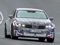 ついにBMW『M3』がEV化か!? プロトタイプがニュルを“静かに”爆走 画像