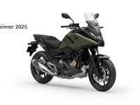ホンダの二輪車、『NC750X』と『EM1 e:』が世界的デザイン賞を受賞 画像