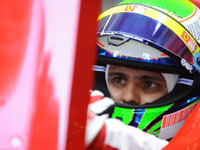 シューマッハ、マッサの病室見舞う 画像