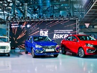ロシア国産車の新時代到来か、ラーダの新型車『イスクラ』生産開始 画像