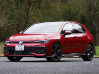 【VW ゴルフGTI 新型試乗】自動車を運転することが楽しかった時代に引き戻される…中村孝仁 画像
