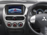 三菱、i-MiEV ほか軽自動車に クラリオン製SSDナビを採用 画像