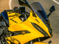「日本でも販売して！」英国限定の「キイロ」に日本のファンも熱視線！ 注目の1台、スズキ『GSX-8R Kiiro』 画像