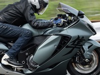 【スズキ ハヤブサ 試乗】かつての最速マシンは今、何を語りかけてくるのか…佐川健太郎 画像