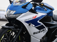 【スズキ ジクサーSF250 試乗】この爽快感は単気筒ライトウェイトスポーツの「特権」だ…佐川健太郎 画像