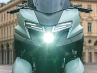 「YZF顔のイケメン」シャープに進化したヤマハ『トリシティ125』2025年モデルが熱い！ 画像