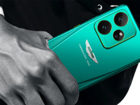 ハイエンド仕様！ アストンマーティンとコラボしたスマホ、緑の「realme GT 7」 画像