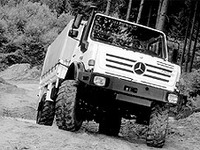 険しい山間部もなんのその、新型『ウニモグ』をヤナセが発売 画像