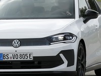 VW史上最も安価なEV、『ID.2』の量産ボディを激写！ 価格は2万5000ユーロ以下？ 画像