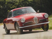 アルファロメオの最新スーパーカーと1956年製『1900スーパースプリント』が伊ミッレミリアを走る 画像