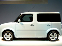 日産『キューブ』、5月に3列シート7人乗を追加? 画像