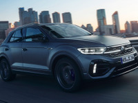 VW『Tロック R』に172台の限定車「ブラックスタイル・パフォーマンス」登場、724万9000円 画像