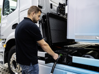 メルセデスベンツが電動トラックへの移行を支援、「TruckCharge」サービス開始 画像