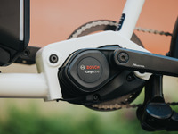ボッシュeバイクシステムズ、パワーアップした新型ドライブユニットと新バッテリー発表 画像