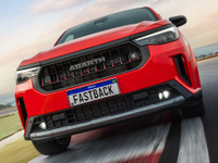「ブラジル最速SUV」がエクステリア刷新！『ファストバック・アバルト』は約470万円から 画像