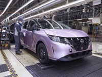 日産、追浜工場の存続案浮上、台湾・鴻海とEV生産を検討［新聞ウォッチ］ 画像