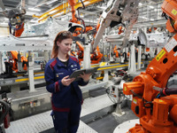 BMW、工場にAI保守アシスタント導入…故障診断を数秒で実現 画像