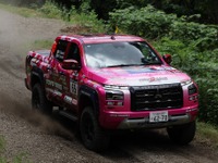 三菱自動車が技術支援、北海道「ラリー・カムイ」で『トライトン』2台が完走 画像