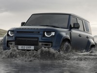 フジロック2025にSUV『ディフェンダー』がブース開設、高性能版「OCTA」も展示へ 画像