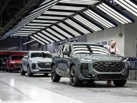 アウディ『Q3』新型、ハンガリー工場で量産開始 画像