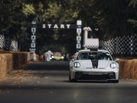 ポルシェは最新『911 GT3』が「グッドウッド2025」の主役に、市販車からレーシングカーまで一堂に 画像