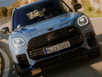 MINI『カントリーマン』の限定車に「カラーリングカッコよすぎ」とSNS注目！「売り切れ」報告する投稿も 画像