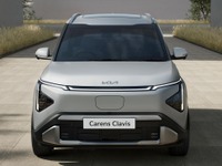 キア初のインド製EV、『カレンス クラビス』発表…新興市場向けに最適化 画像