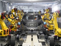 日本の自動車産業のロボット導入が過去最高、前年比11%増　2024年 画像