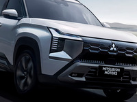三菱の新型3列シートSUV『デスティネーター』に注目！「名前も外観も格好いい」とSNSでは高評価 画像