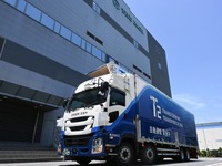 自動運転トラック幹線輸送実証、外食チェーン向け貨物を輸送…関東・関西間で開始 画像