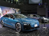 アウディ日本法人社長「必ず日本でもEV時代がやって来る」新型EVセダン『A6 e-tron』お披露目で［新聞ウォッチ］ 画像
