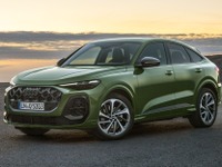 「未来感半端ない」アウディ『Q5』新型発売にSNSでは歓喜の声、実車確認の報告も続々と 画像
